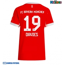 Camisa de Futebol Bayern Munich Alphonso Davies #19 Equipamento Principal Mulheres 2025-26 Manga Curta